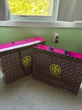 Tory Burch Navy Orange Hot Pink Logo Patterned Gift Bags Set